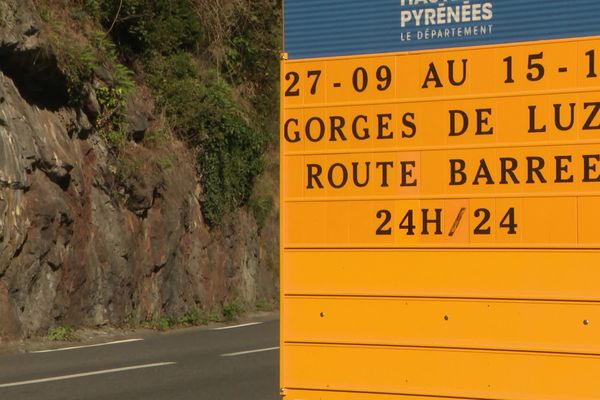 La fermeture des gorges de Luz dans les Hautes-Pyrénées provoque la grogne des habitants dans la vallée, de grosses perturbations sont à prévoir dès lundi 27 septembre.