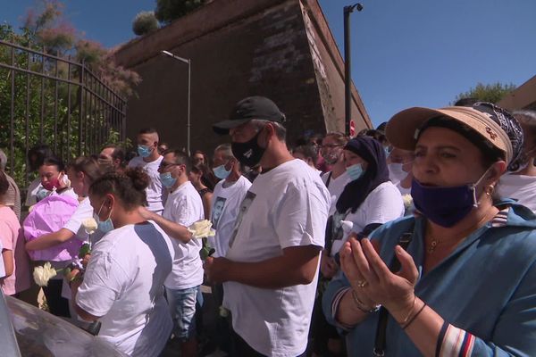 Marche blanche à Perpignan ce lundi 3 août 2020 en hommage au jeune homme tué le 24 juillet dernier lors d'une rixe