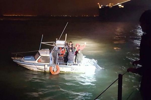 Des migrants interceptés à bord d'un bateau volé à Gravelines le 27 novembre.