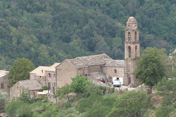 Le village d'Ampriani.