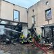 Les pompiers à l'intérieur de la maison de champagne Roger Pol, partie en fumée à Aÿ dans la Marne. 