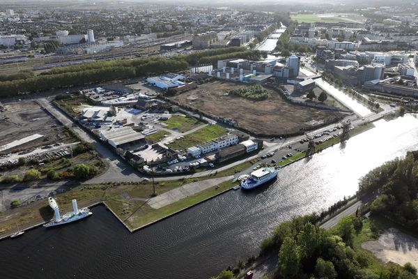 Les quais du Nouveau Bassin, à Caen (Calvados), avant la rénovation.