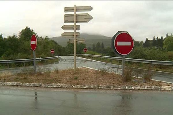 Les bretelles de sortie de l'A38, à hauteur de Pont-de-Pany.