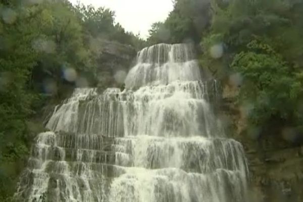 Les cascades du Hérissons dans le Jura