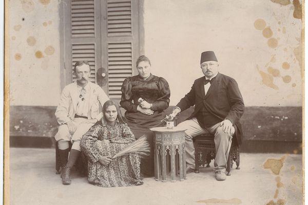 Photo de famille. Périchon à droite.