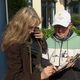 Arielle Dombasle signe au autographe au Festival de Dinard