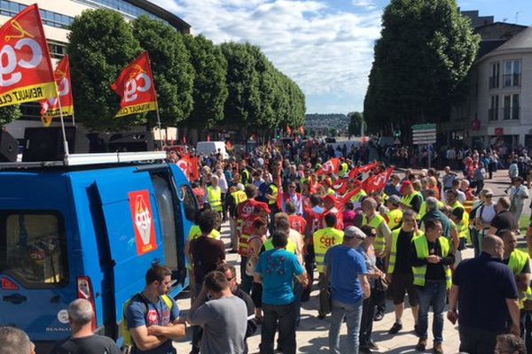 Le départ de la manifestation à Rouen cours Clémenceau à Rouen le 23 juin