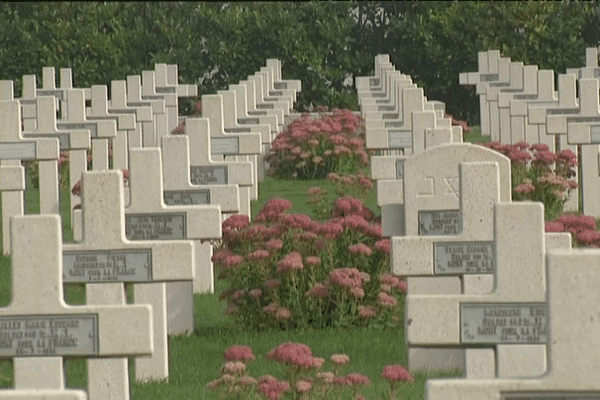 Le soldat Louis-Joseph Heurt a été inhumé à la nécropole nationale d'Albert, un cimetière militaire français de la Grande Guerre, situé dans la Somme 