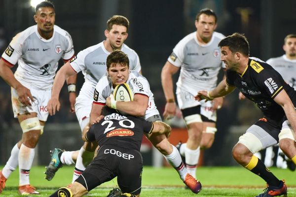 Toulouse s'est imposé face au Stade Rochelais au stade Marcel Deflandre.