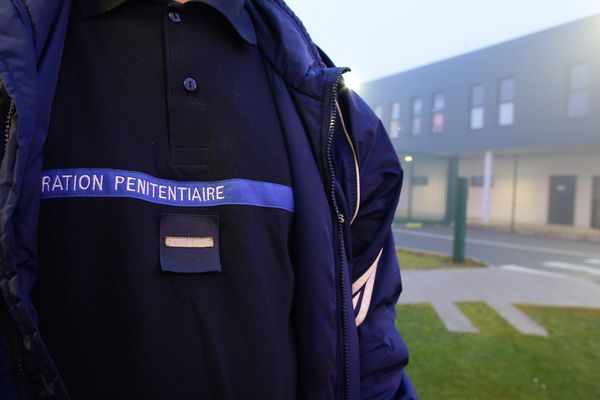 Vendin le Vieil, le 11 janvier 2018. Le personnel pénitentiaire de la prison de Vendin-le-Vieil est sous le choc après la tentative d'attentat contre trois agents.