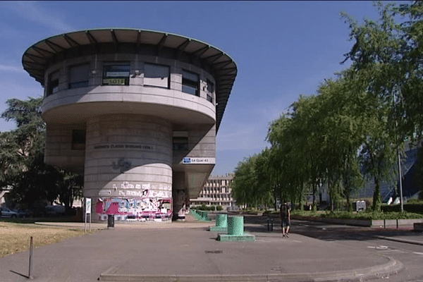 Un bâtiment de l'Université Claude Bernard Lyon 1