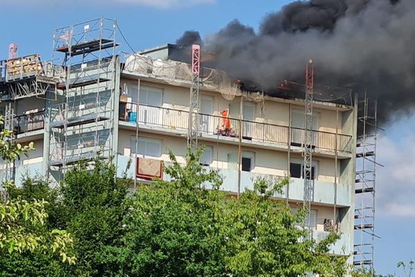 Incendie à Valentigney ce lundi 20 juin 2022.