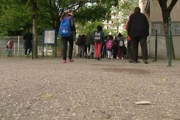 Jusqu'ici gratuits, les accueils périscolaires à la pause de midi et après la classe pourraient devenir payants à Limoges