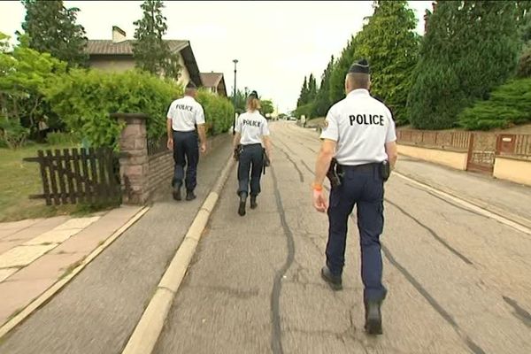 Patrouille de Police dans le cadre de l'Opération Tranquillité Vacances (OTV).