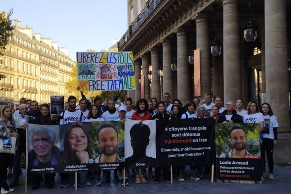 Le comité de soutien de l'alsacienne Cécile Kohler, détenue depuis 520 jours, court pour qu'on ne l'oublie pas.