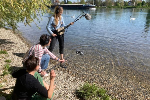 Durant des mois, le studio Sonya et la conteuse Sonia Riehl ont enregistré des sons d'ambiance et des bruitages pour leurs podcasts.