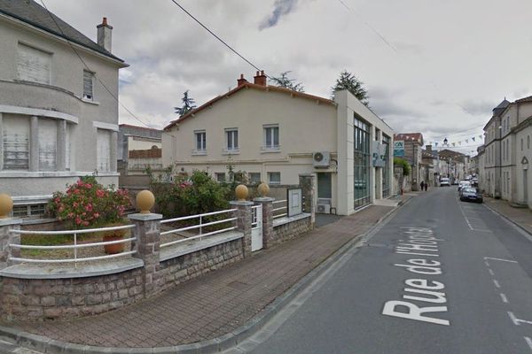 La rue de l'Hôpital, à Ruffec, où l'odeur de gaz était particulièrement prononcée.