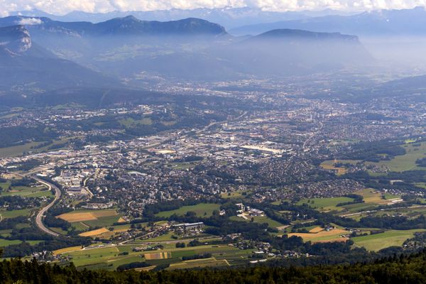 Le département de la Savoie comprend quatre circonscriptions.