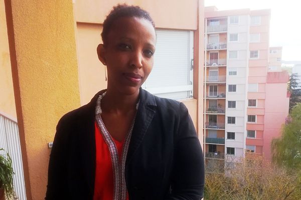 À 41 ans, Jeanne Uwimbabazi, rescapée du génocide devenue toulousaine, continue de se battre pour la mémoire. 