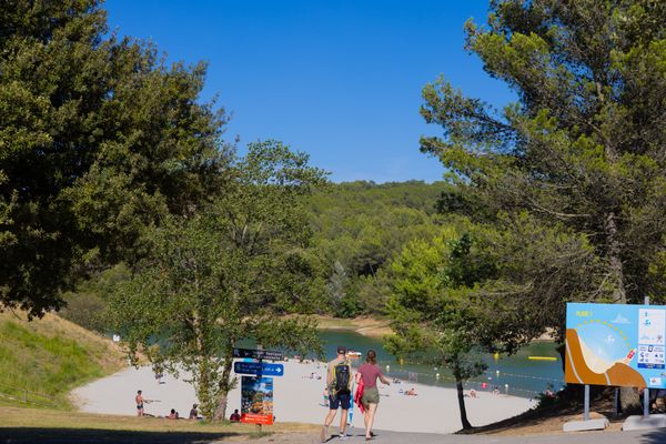 Carcassonne - la baignade est interdite au Lac de la Cavayère par arrêté municipal - archives.