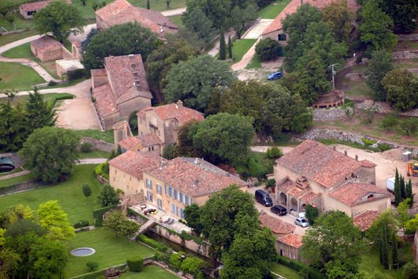 Miraval se situe sur la commune de Correns dans le Var.