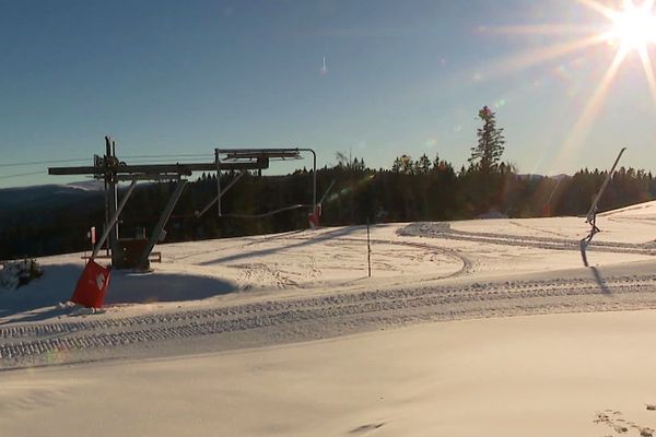 Ski alpin : les premières descentes de la saison à Gérardmer (Vosges).