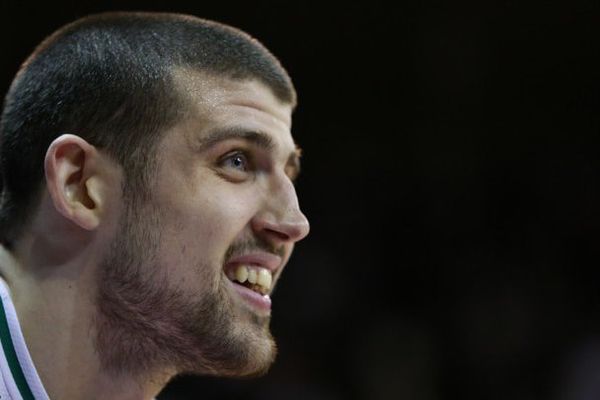 Si aucun joueur du CSP n'a été retenu, l'ancien limougeaud Adrien Moerman sera en revanche présent pour la préparation. (photo du 3 février 2016 à Munich. FC Bayern Munich vs. Banvit Bandirma Turkey.) 