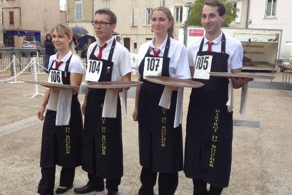 L'équipe du "bistrot du boucher" à Viriat ! Presque prêts au départ... Bourg-en-Bresse le 03/10/2015
 
