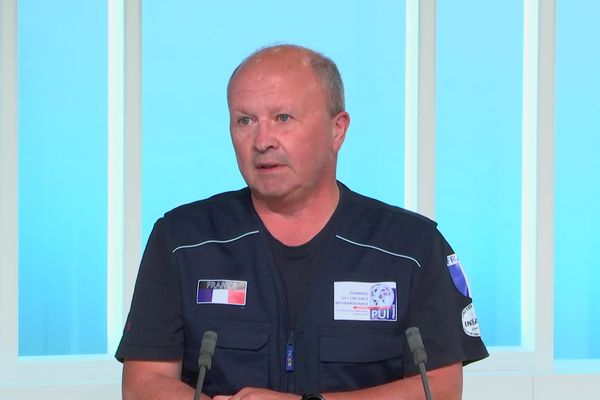 Philippe Besson rentre d'une mission sur des incendies au Pérou.