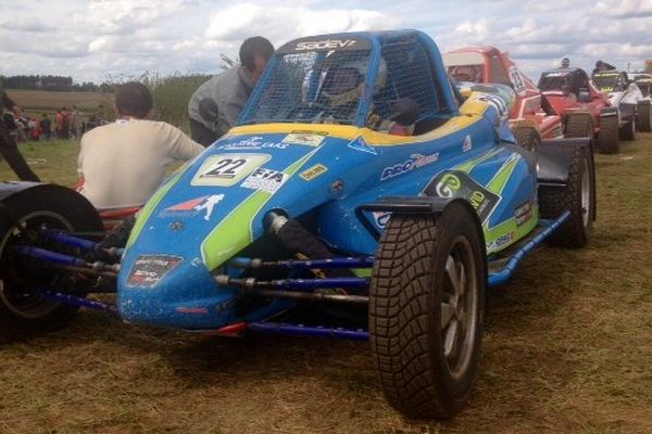 La 7e manche du Championnat de France autocross et sprint se déroule sur le circuit automobile Terre d'Is sur Tille.