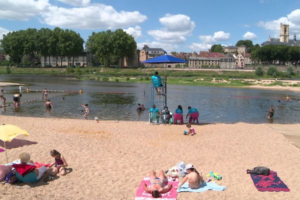 En bords de Loire, Nevers Plage a été maintenu en cet été 2020 malgré le coronavirus.
