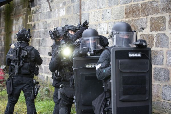 Les hommes du Raid (ici en exercice en Bretagne en décembre 2020) ont procédé à l'interpellation des suspects, dans le Bas-Rhin et le Puy-de-Dôme, le 27 avril 2021.