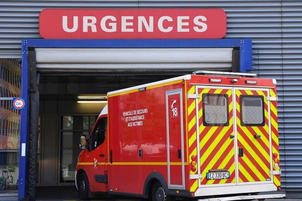 L'enfant, âgé de onze ans, a été transporté au CHU de Reims.