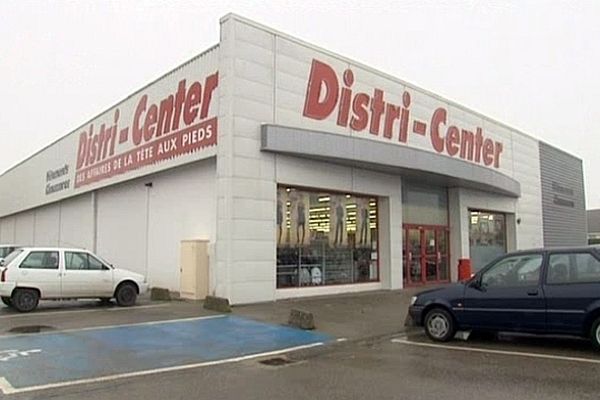 L'enfant aurait été enlevé devant ce magasin de Franqueville-Saint-Pierre.