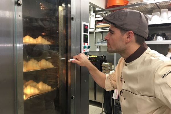 Faire des croissants rime avec patience explique Baptiste Cortais qui vient de remporter le concours national du meilleur croissant au beurre