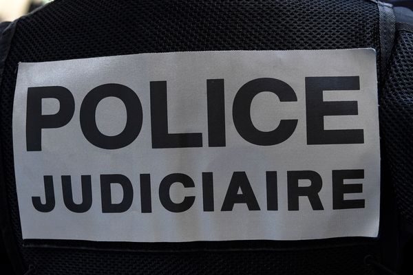 L'enquête est menée par la police de Tarbes et la police judiciaire de Pau.