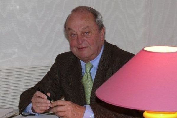 L'ancien conseiller régional de Basse-Normandie, ancien Conseiller Général de la Manche et ancien Maire de Saint-James a perdu la vie sur l'A84 mardi 17 février.