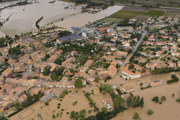 Le village de Puichéric, dans l'Aude, inondé, le 15 octobre 2018.