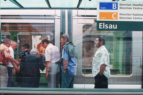 Des tickets de tram moins chers pour inciter les voyageurs qui le peuvent à ne pas prendre leur véhicule.