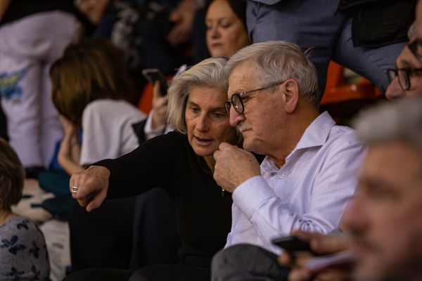 À la mairie de Limoges, l'accord trouvé pour le CSP est synonyme de soulagement. Ici Sylvie Rozette et Emile Roger Lombertie lors d'un match au Palais des Sports de Beaublanc, en févirer 2024.