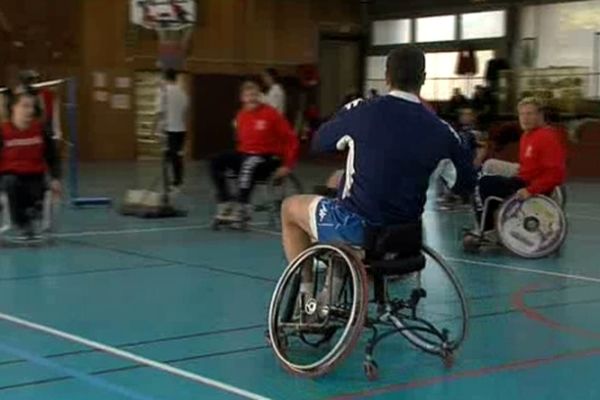 Le sport, un vecteur pour comprendre le quotidien des personnes en situation de handicap. 