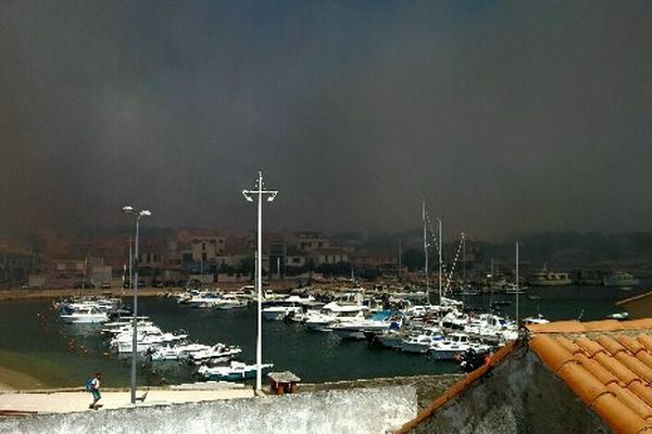 Carro, le ciel est noir