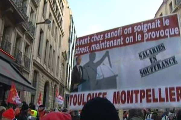 Paris : manifestation des Sanofi contre les suppressions de postes notamment dans la recherche - 16 janvier 2013.