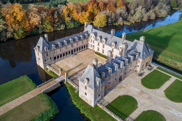 Le château du Rocher Portail pourrait accueillir le parc d'attractions Avalonys à l'horizon 2022.