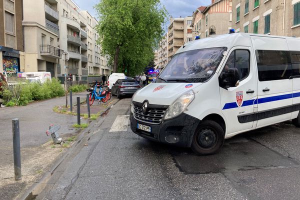 Un homme de 43 ans a été tué par balles en pleine rue dans le quartier de l'Abbaye de Grenoble, mercredi 31 mai.