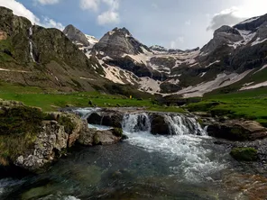 Le cirque de Troumouse à la frontière franco-espagnole, un cirque moins connu que son voisin de Gavarnie.