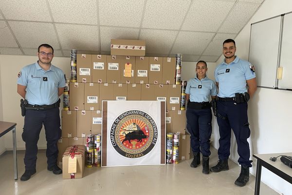 Les gendarmes ont saisi 72 kilos de tabac et 4 600 cigarettes de contrebande.