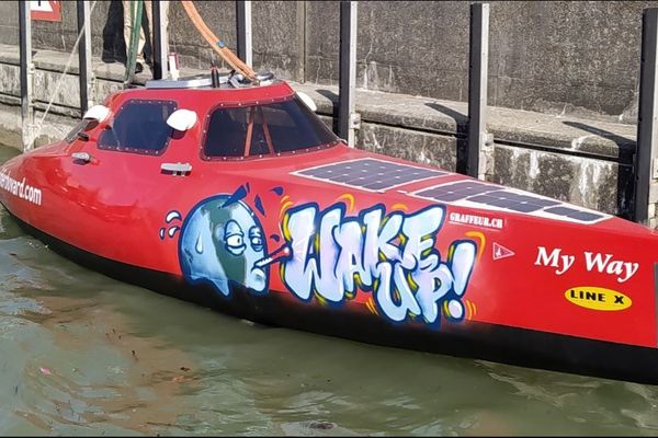 Didier Bovard s'apprête à sillonner le Léman à bord de son hydrocycle "My Way".